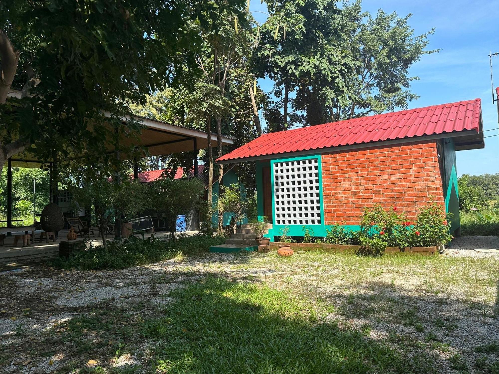 SukhothaiNeeDee FarmCafe Buitenkant foto